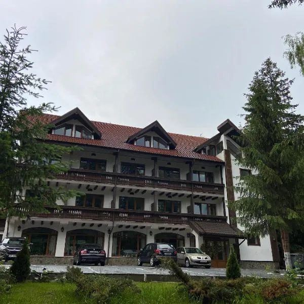 Chalet Wiese, hotell i Poiana Brasov