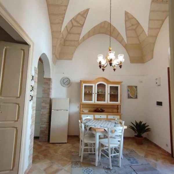 Casetta nel borgo Panta Rhei, hotel v destinaci Sternatia