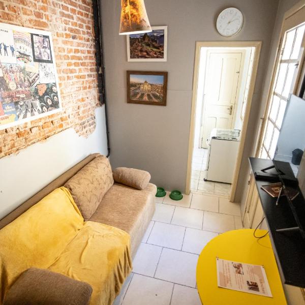 Apartamento central com pátio, 1 quadra do calçadão