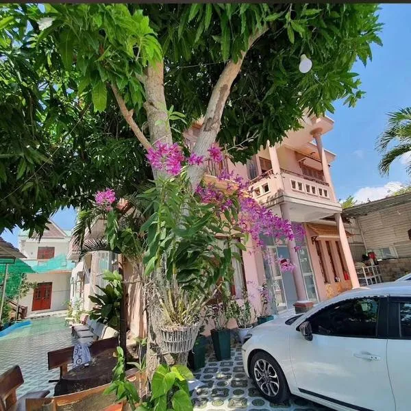 San Vuon Guesthouse, hotel v destinaci Mũi Né