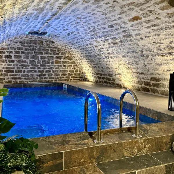 Les Suites de l'Enclos - L'Enclos de l'Evêché, hotel v destinaci Boulogne-sur-Mer