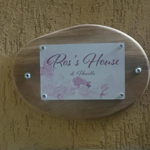 Ros' s house, hotel em Corchiano