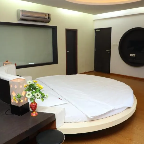 Vits Select Grand Inn, Ratnagiri, hotel a Ukshi