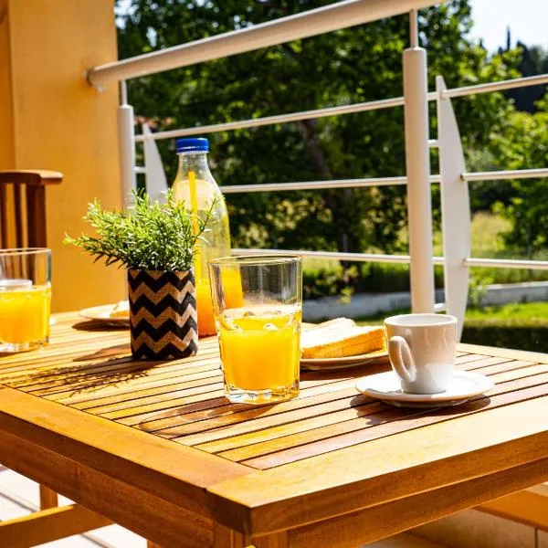 Catherine Luxury Holiday House close to Corfu Town, отель в городе Potamós