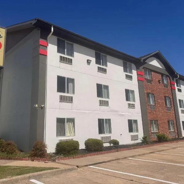 Super 8 by Wyndham College Station, hotel di College Station
