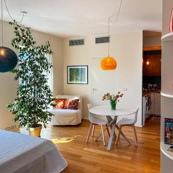 SUITE VOLVER - Exclusive Design Apartment, hotel in Parma