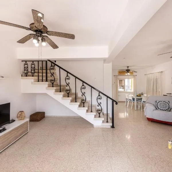 Ayia Thekla Sea Breeze Villa, hotel em Ayia Napa