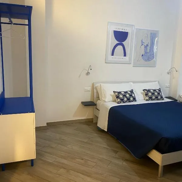 DOMOBLU Camere In Centro, hotel v destinaci Tortolì