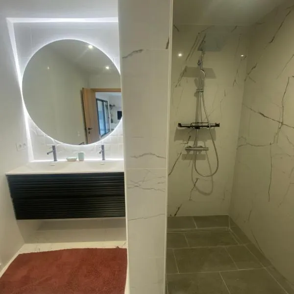 Magnifique appartement vue mer 3STRAT51, hotel in Port-Vendres