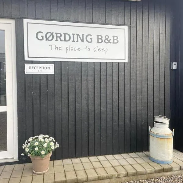 Gørding Bed and Breakfast, hotel di Holsted