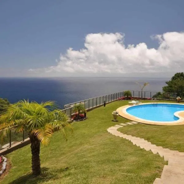 Plaza Bay Luxury Apartment with Swimming Pool, ξενοδοχείο σε Calheta