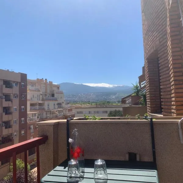 Apartamento, Piccolo Mare, junto centro, vistas Sierra Nevada, hotel en Granada