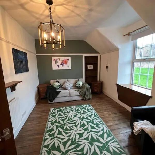 The Mews Holiday Let, hotel in Tillicoultry
