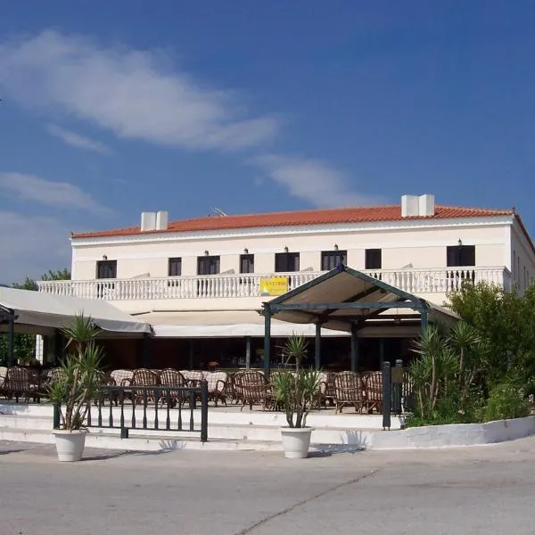 Chris Corner, hotel v destinaci Vasiliká