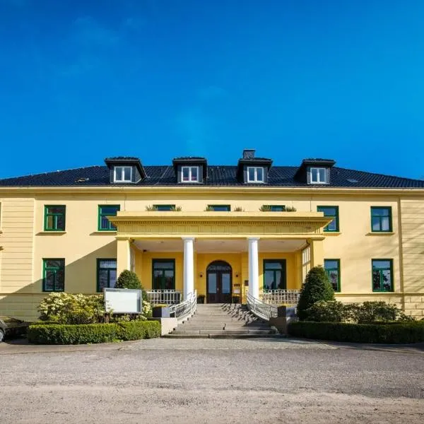 Schloss Harkensee, hotel in Kalkhorst