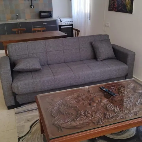 יחידה במקום שקט ליד פארק הקישון, hotel v destinaci Qiryat H̱aroshet