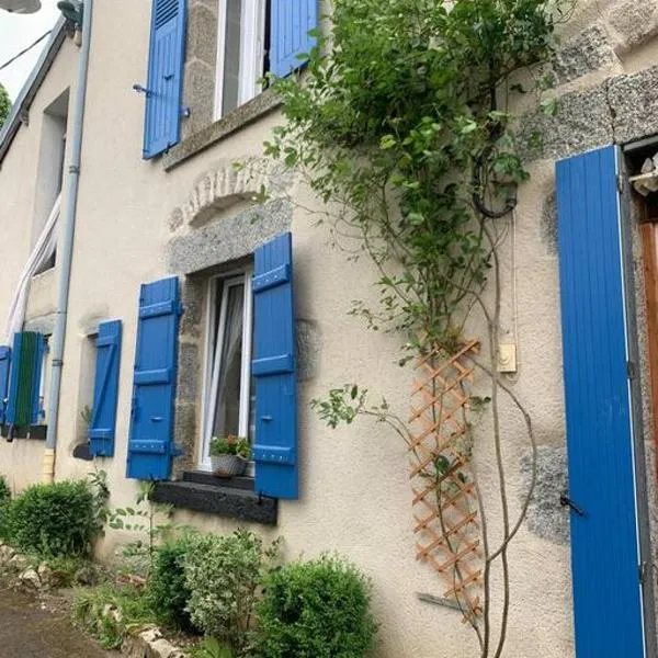 Original and quirky village home, hotel v destinaci Giat