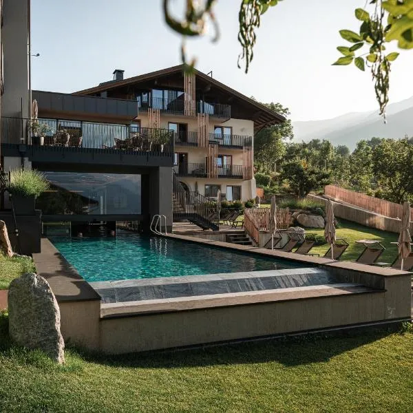 Maraias - Luxury Suites & Apartments, hotel v destinaci Burgusio