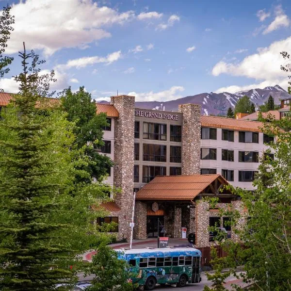 The Grand Lodge Hotel and Suites, hotel em Mount Crested Butte
