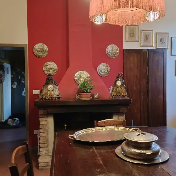 La Maison Rouge, hotel v destinaci Crespellano
