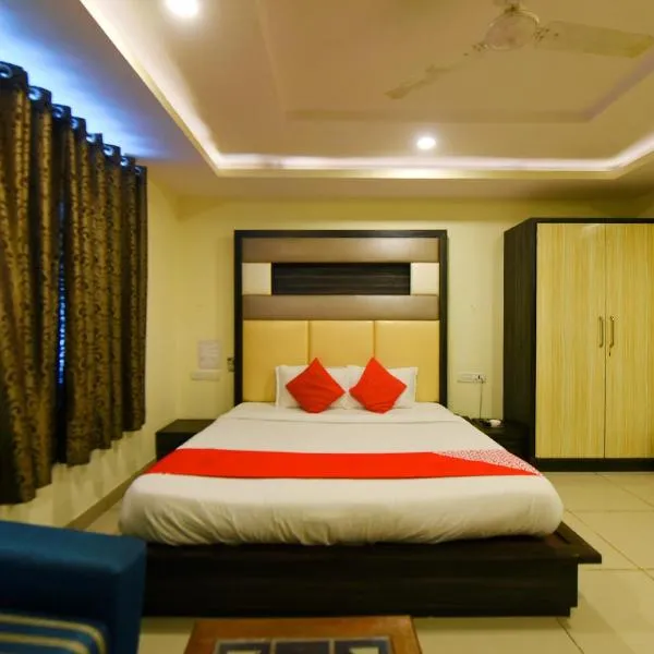 Collection O Hotel Tip Top, hotel en Dahmi