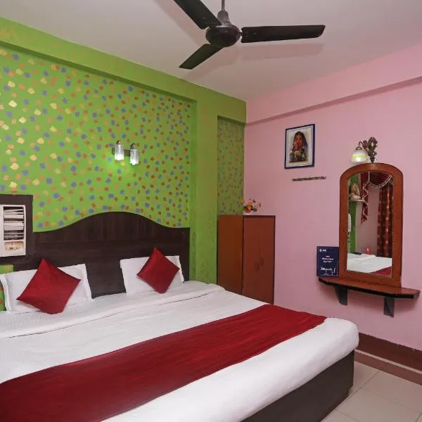 Hotel Ashraya, hótel í Puri