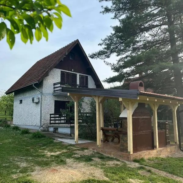 Vikend-kuca Vevericji Kraj, hotel v mestu Vranic
