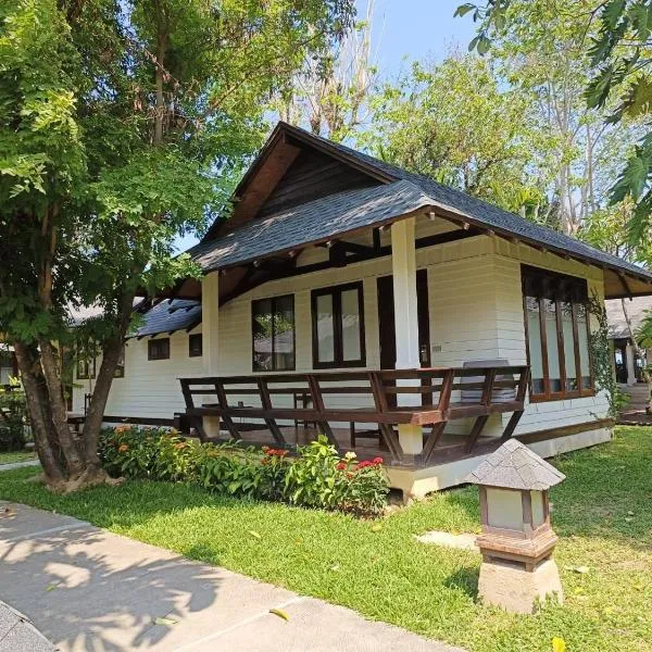 Fisherman's Resort Haad Chao Samran, hotel in Ban Bang Thalu