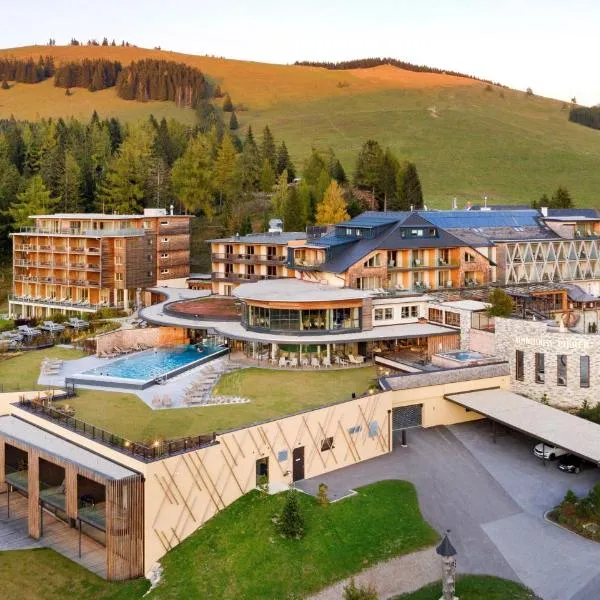 Almwellness Hotel Pierer, hotel v destinácii Fladnitz an der Teichalm