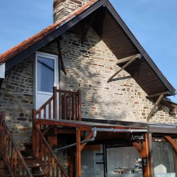 Studio équipé au sein d'une fermette, hotel in Moncy