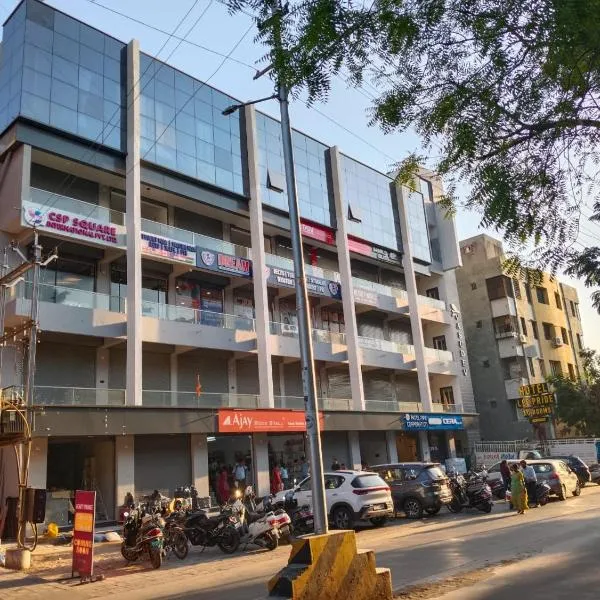 Hotel Lee Pride, hotel di Anand