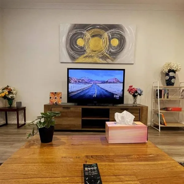 Empty Boat - Spacious 5 Bedroom Entire Modern home in Wallan, hotel in Wallan