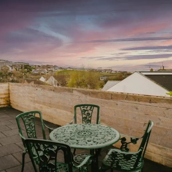 Apartment on high street, hotel in Saltdean