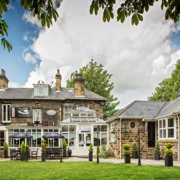 Dimple Well Lodge Hotel, hotel in Emley