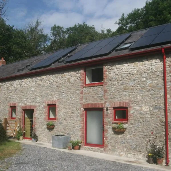 Creatively converted barn in accessible rural spot, hotel in Llanwrda