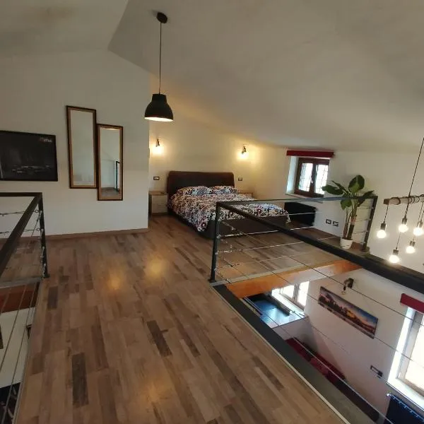 Loft americano in villa, hotel u gradu Aprilija