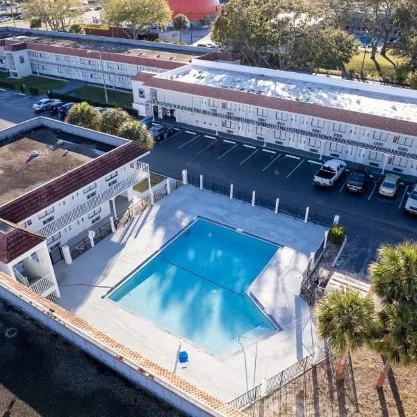 Impeccably cozy hotel room Developer Inn Express, hotel en Kissimmee
