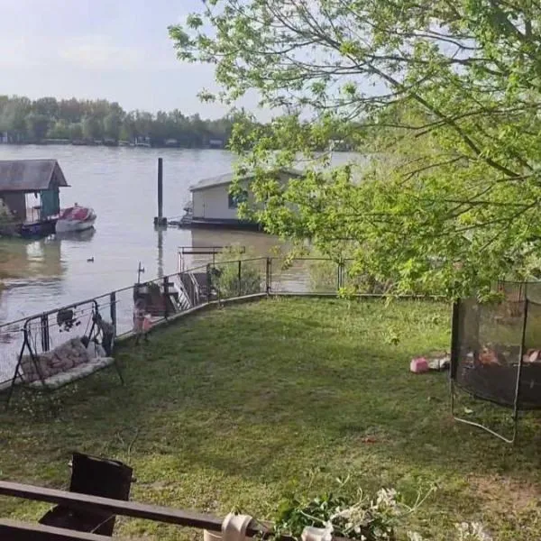 Kuća na Savi Sojenica Kalisija, Makiš - Ada Ciganlija, hotel v destinaci Ledine