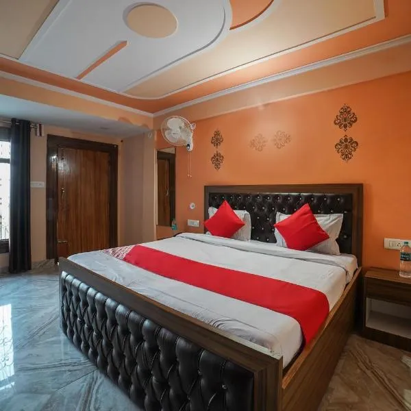Kailash View Inn, hotel em Bhowāli