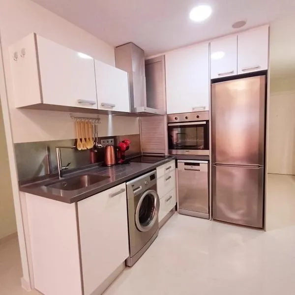 Умные новые аппартаменты в Торревьехе, hotel in Torrevieja