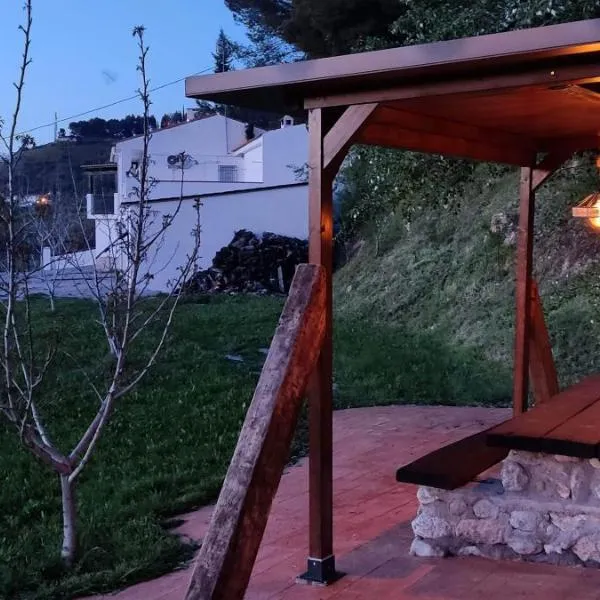 Paraje fuente del pintor, hotel in Iznalloz
