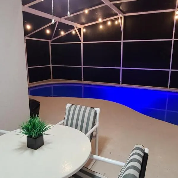 Home Close to Disney Parks/Amazing Private Pool, hotel en Orlando