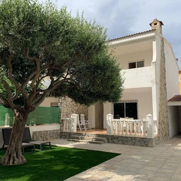 PEÑISCOLA CHALET 10-A Alquiler, hotel in Peniscola