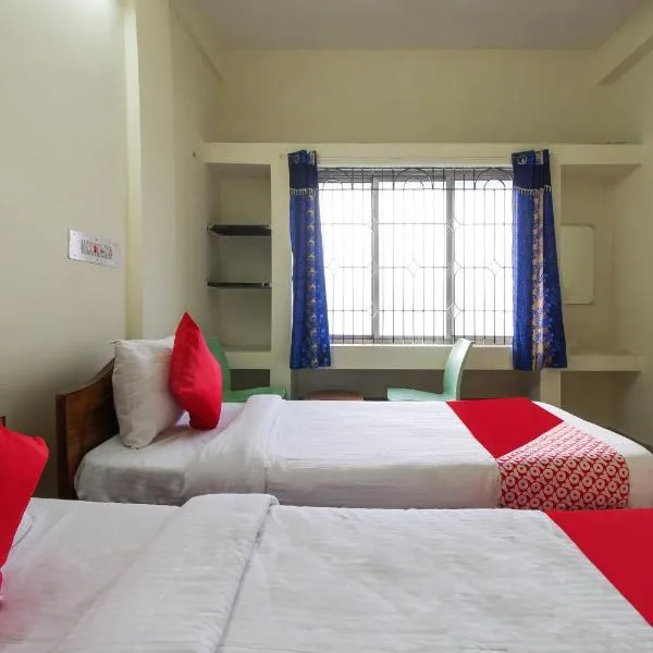 OYO Royal Residency, hotel v destinácii Sūramangalam