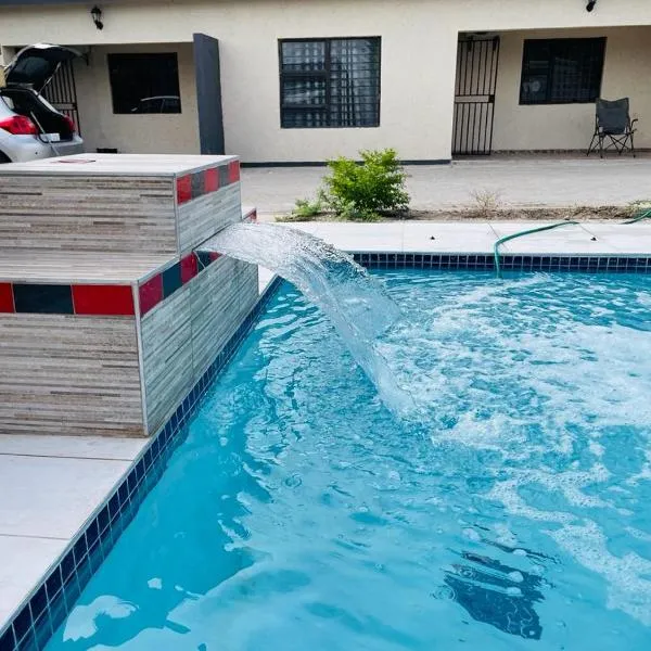 Rocksie Apartments, hotel v destinaci Maun