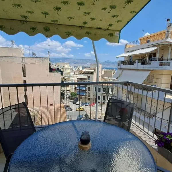 Tomis Sea View Apartment, hotel in Piraeus