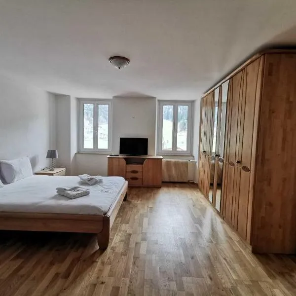 Hôtel du Crêt de l'Anneau, hotel v destinaci Travers