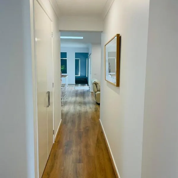 Brand New House in Lakes Entrance, hotel in Lakes Entrance