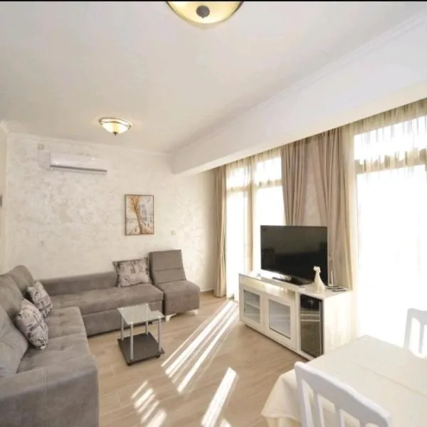 Langust - free parking, hotel in Sveti Stefan