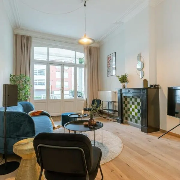 Casiola - Authentic townhouse near the beach - pets welcome!, hotel in Blankenberge